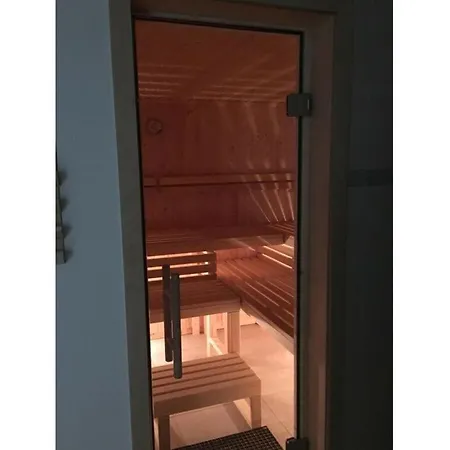 De Luette Modern Retreat *