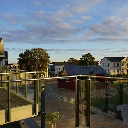 De Luette Modern Retreat Glowe