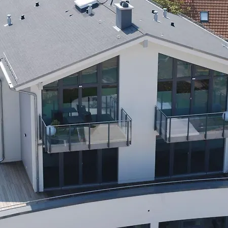 De Luette Modern Retreat * Glowe