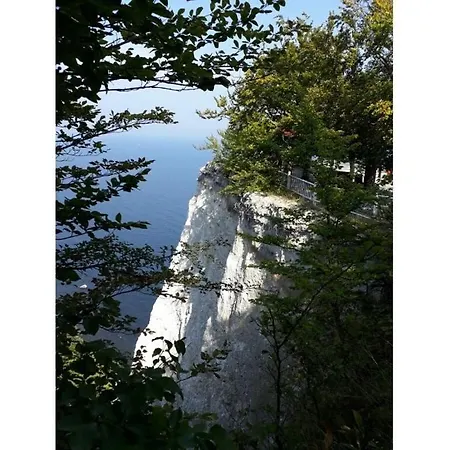 De Luette Modern Retreat * Glowe